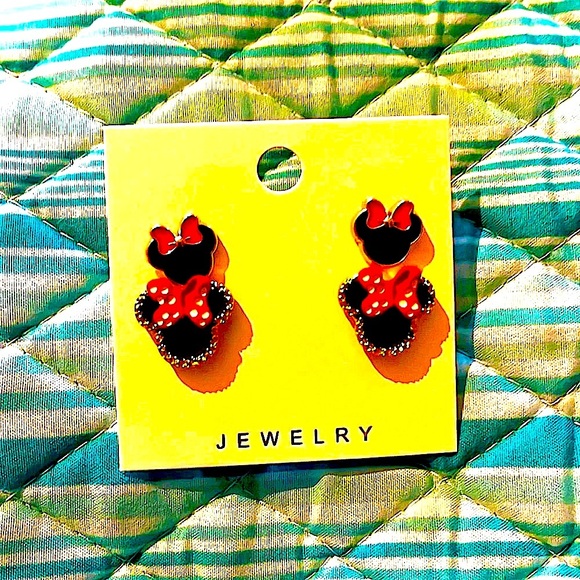 🆕 Minnie Mouse 4 Earrings and Keychain Bundle - Picture 4 of 8